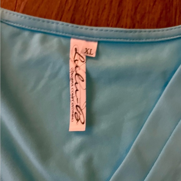 Lulu B Cooling UPF 50 Sleeveless V Neck Tank Top Aqua Blue XL NWT resort wear​ - Picture 2 of 12